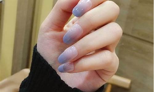 美甲店不同价位的甲油差别大吗_做美甲款式