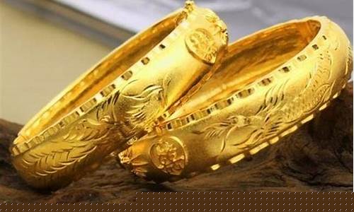 金店为什么不跟金价跌了_为什么金店价格比金价贵
